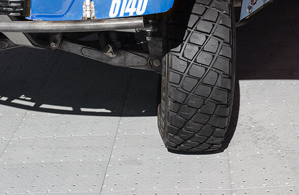 Off-road pickup on fastdeck 1.0